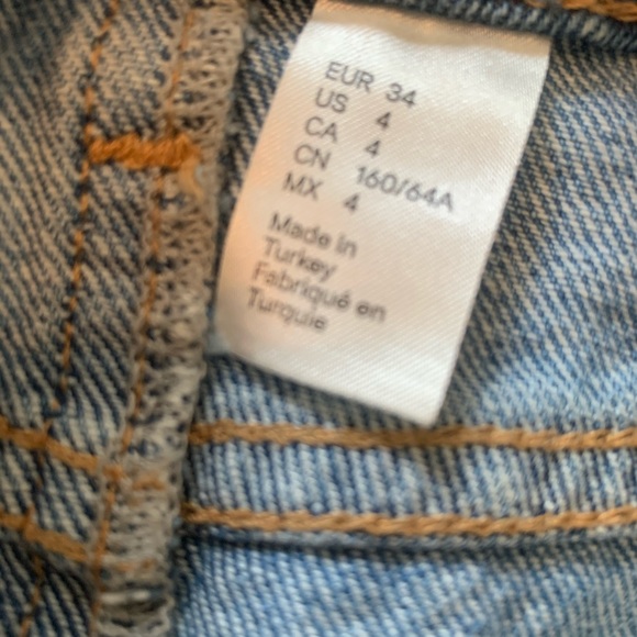 Denim Jean skirt ripped 4 light wash - Picture 3 of 3